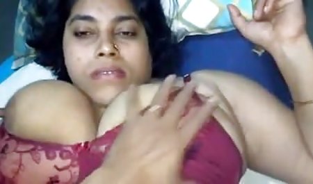 कुतिया अपने रेड इंडियन दास के साथ फुल सेक्सी मूवी हिंदी में गुदा हस्तमैथुन करती है