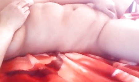 मोज़ा में परिपक्व श्यामला सेक्सी मूवी वीडियो में सेक्सी एक सुंदर आदमी seduces और गड़बड़ हो जाता है
