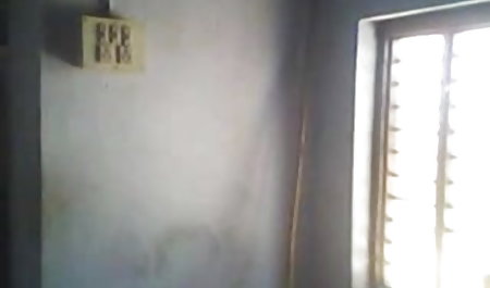 सींग का बना एशियाई लड़की एक डिक पर उसके सेक्सी मूवी इन हिंदी बालों वाली योनी पर बैठे