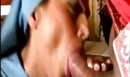 गोरा गोरा उसके मालिक को बालों वाली गुदा हिंदी सेक्सी मूवी चलने वाली चाटता है और उसे चोदता है