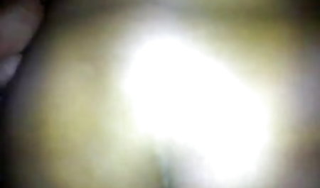 परिपक्व सचिव खुद को टेबल हिंदी मूवी फुल सेक्स के नीचे काम में लाते हैं