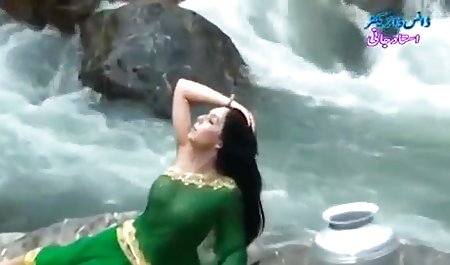 युवा सेक्सी हिंदी वीडियो फुल मूवी बार्बी एक सदस्य के सिर को एक पैपिला की तरह धूम्रपान करता है