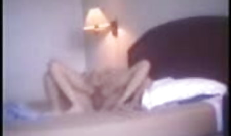 यार एक तंग छोटी सी गुदा में एक हिंदी इंग्लिश सेक्सी मूवी सेक्सी लड़की fucks और सह के साथ उसकी सुंदरता भरता है