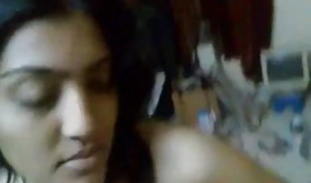 सींग का बना दोस्त गाजर और डिक के साथ श्यामला हिंदी सेक्सी मूवी एचडी वीडियो गुदा में प्रवेश करती है