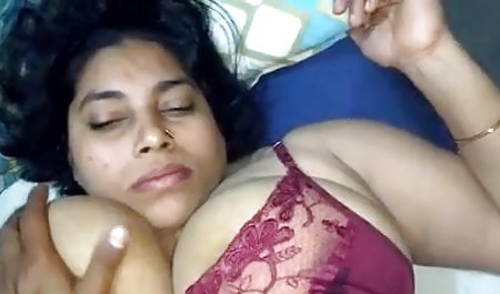 उसके लिए बहुत दर्दनाक नहीं होने के लिए, लड़का उसे इस गधे में एक खिलौना डालने के सेक्सी मूवी वीडियो में सेक्सी लिए कहता है, ताकि वह इस रूसी लड़की के साथ कठिन गुदा सेक्स की व्यवस्था करने से पहले उसकी गांड को विकसित कर सके