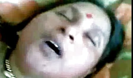 यार उसके सिर पर एक मोजा के साथ एक परिपक्व रूसी लड़की की सेक्सी मूवी हिंदी में वीडियो प्यारी बिल्ली चाटता है