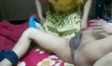 क्यूट सौतेली माँ सेक्सी वीडियो मूवी हिंदी में ने एक युवा जोड़े को बहकाया