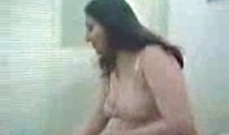 बड़े स्तन के साथ माँ सेक्सी फिल्म हिंदी फुल एचडी ने छात्र के मुर्गा को चूसा