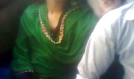 श्यामला ने हिंदी पिक्चर सेक्सी मूवी एचडी एक कुतिया के लिए शाही फूहड़ बनाया