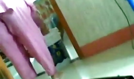 खूबसूरत लड़की अपनी उंगलियों से खेलती हिंदी सेक्सी एचडी मूवी है