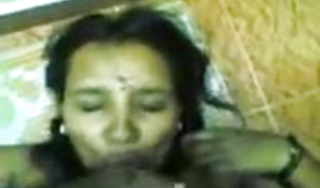 युवा श्यामला सेक्सी पिक्चर फुल मूवी blowjob करता है और सह निगल