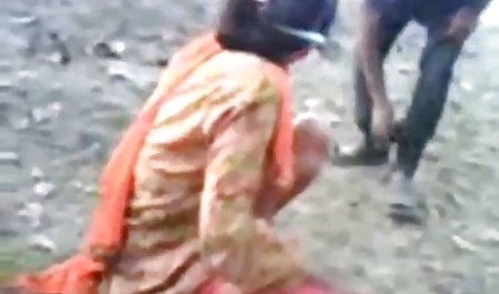 उसकी मोटी स्ट्रैपआन पर सेक्सी फुल फिल्म सेक्सी प्रीज़िक खींचते हुए, मालकिन ने उसे उसके दास और कठिन-गड़बड़ के गधे में डाला।