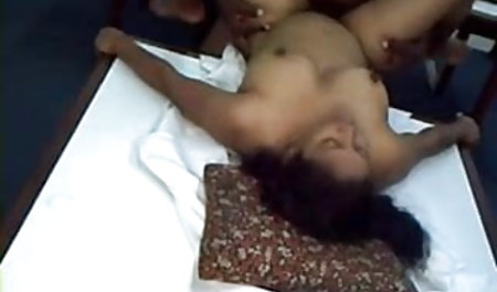 युवा हिंदी सेक्सी मूवी फिल्म sluts जीभ के साथ उनके pussies पाला