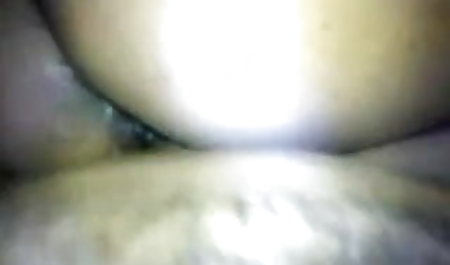 दोस्त सीढ़ियों पर एक busty श्यामला सेक्सी हिंदी सेक्सी मूवी fucks
