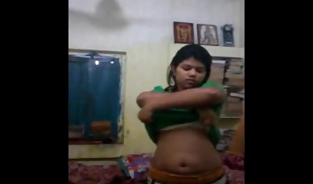 आसा अकीरा सिंडी के हिंदी की सेक्सी मूवी स्वीट स्क्वीड स्टार्च को चाटना पसंद करती है
