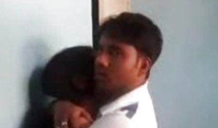 दो लड़कियां अपने शरीर से एक गोरी सेक्सी पिक्चर फुल मूवी को सहलाती हैं