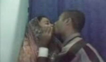 बालों वाली बिल्ली के साथ परिपक्व कुतिया पड़ोसी के साथ पति सेक्सी मूवी एचडी पर धोखा देती है