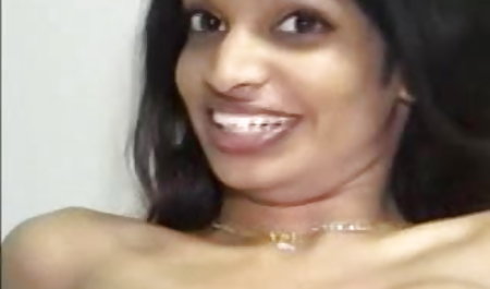 उसने हिंदी सेक्स हॉट मूवी मुझे साथ में मूवी देखने और चुदाई करने के लिए आमंत्रित किया