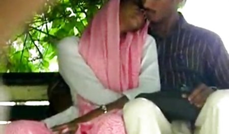 उस आदमी को कैमरे पर सेक्स करने से परहेज नहीं है, जो घर में चुदाई करना पसंद करता है। वह पहले से ही एक युवा व्यक्ति के सेक्सी मूवी एक्स एक्स एक्स सदस्य पर बैठने के लिए तैयार है और इससे एक शक्तिशाली संभोग सुख प्राप्त कर सकती है