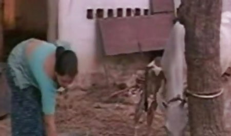 नशे में धुत्त ब्लौंडी हिंदी पॉर्न मूवी ने उसे छेद दिखाया