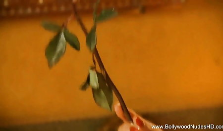 चूत को चाटा फुल सेक्सी मूवी वीडियो में और टेबल पर गड़बड़ किया