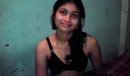 उसके मुंह में एक सुंदर गोरा गड़बड़ सेक्सी मूवी सेक्सी मूवी हिंदी में