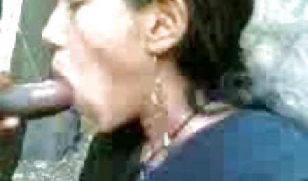 नशे में रूसी माँ एक हिंदी में सेक्सी मूवी वीडियो में आदमी के लिए एक डिक चूसती है जो एक संभोग के दौरान भालू की तरह बढ़ता है