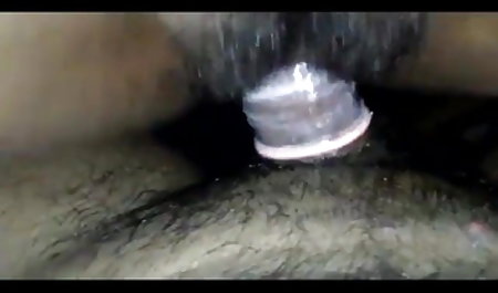 युवा लड़की कुशलता से एक बड़ा डिक के साथ एक्स एक्स एक्स इंडियन मूवी मुकाबला किया