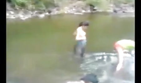 यार हॉलीवुड सेक्सी हिंदी मूवी एक छात्रावास में उसकी लड़की fucks और कैमरा बंद लेता है