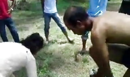 मेरी चूत और हिंदी सेक्सी मूवी चलने वाली मेरे निप्पलों को चाटो