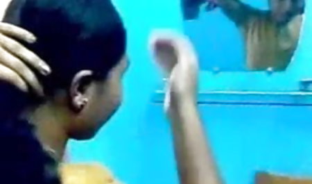 पेटी में श्यामला एक आदमी fucks फुल सेक्स हिंदी फिल्म